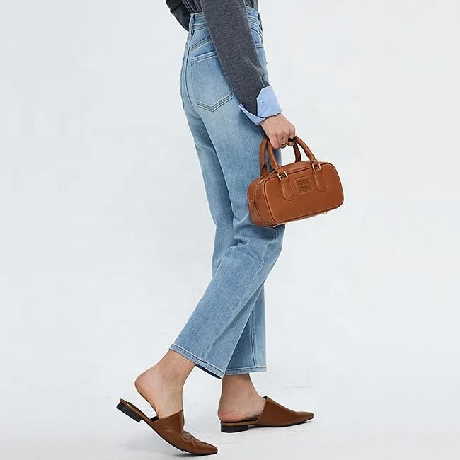 Light Wash Cropped Straight Jeans